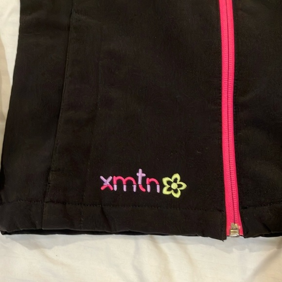 Girls 14-16 (xl) XMTN shell Jacket with Pink Floral Details - Picture 2 of 12